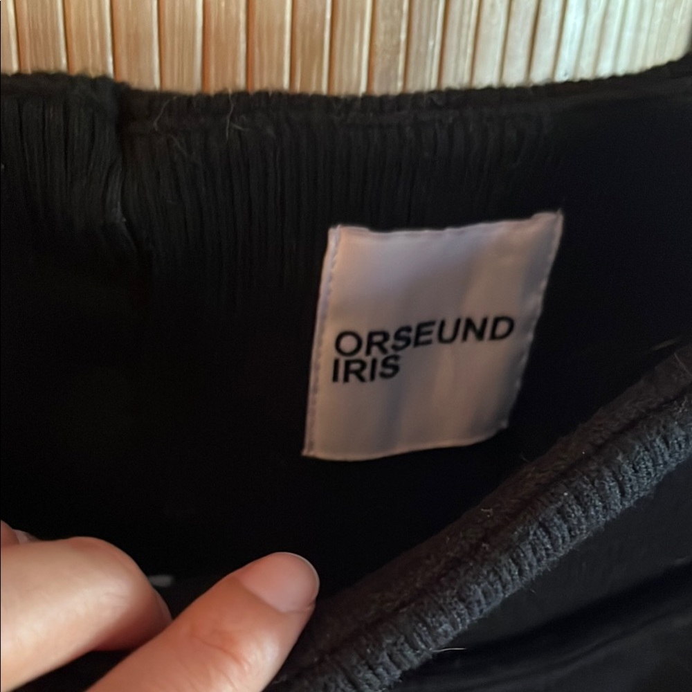 Orseund Iris Black Crop Top - Picture 2 of 4